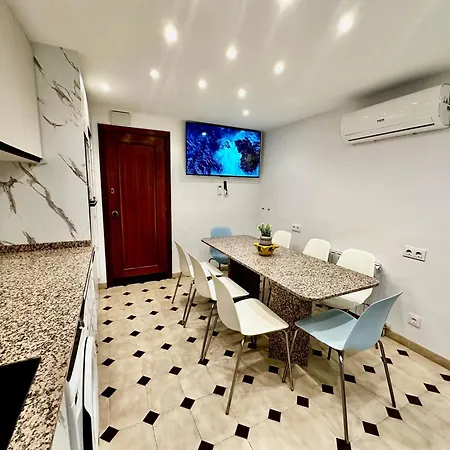 Apartament Newly Renovated Apartment, 6 Mins To The Lloret de Mar