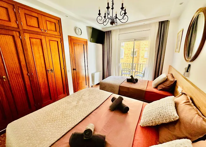 Newly Renovated Apartment, 6 Mins To The リョレート・デ・マル