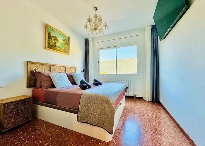 Newly Renovated Apartment, 6 Mins To The アパート
